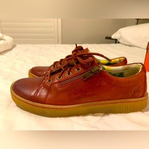 Women’s BORN leather shoes. Worn once or twice . Size 7.5
